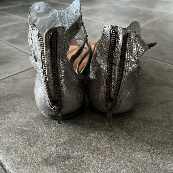 Greek Godess style sandals, super cute and perfect for summer! - Picture 3 of 5